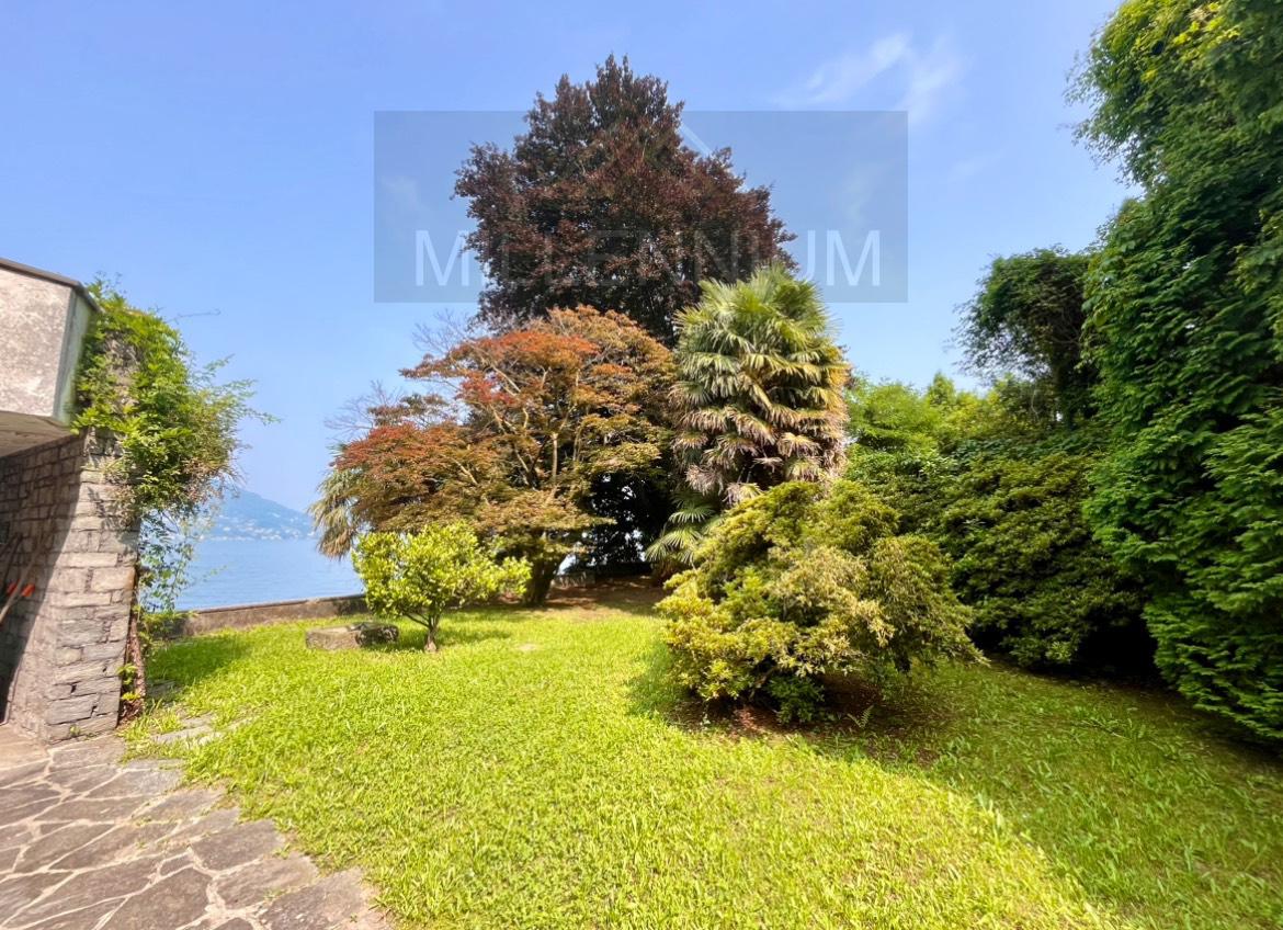 Villa con giardino a Stresa