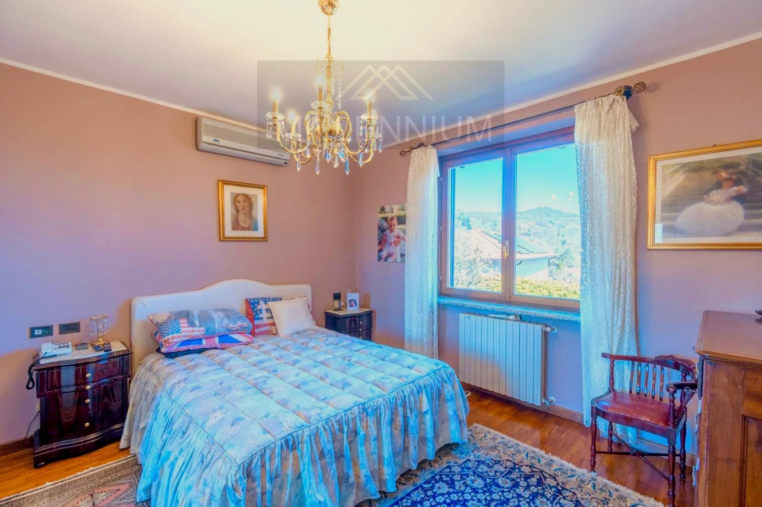 Villa in vendita a Meina