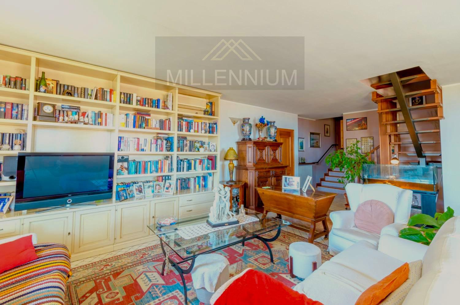 Villa in vendita a Meina