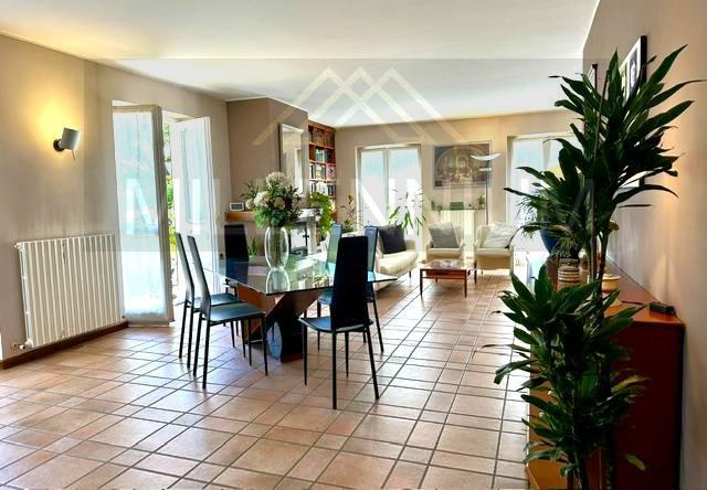 Villa in vendita a Meina