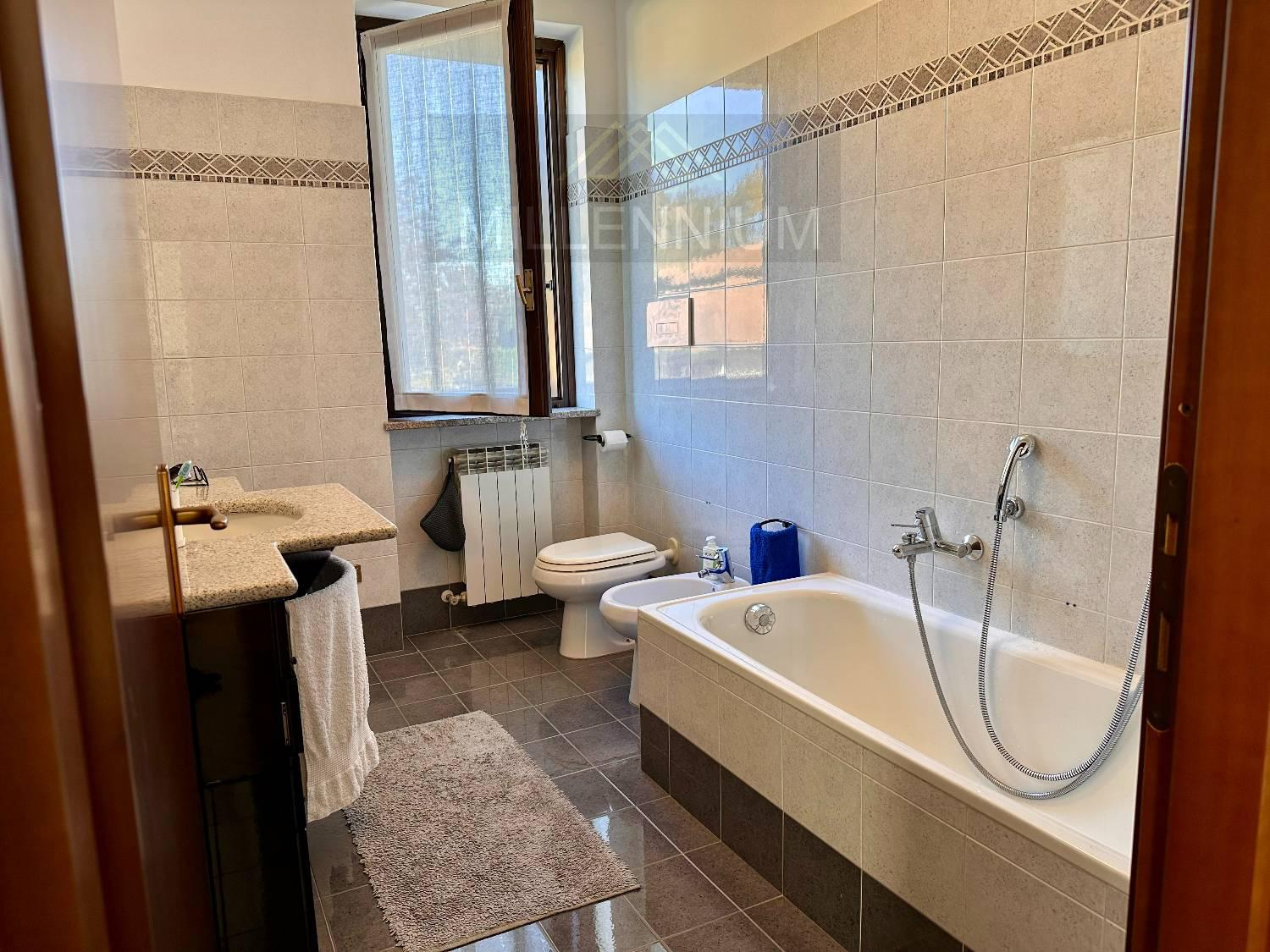 Villa Bifamiliare in vendita a Castelletto Sopra Ticino