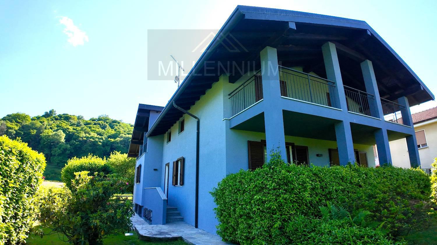 Villa in vendita a Dormelletto