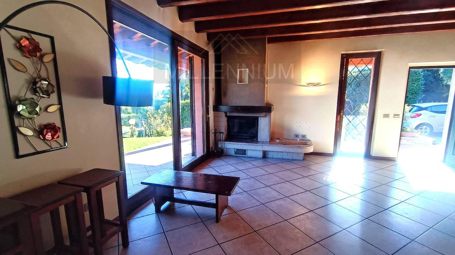 Villa in vendita a Meina