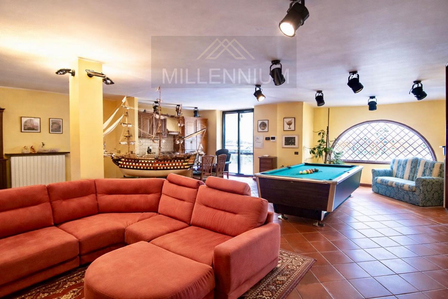 Villa in vendita a Meina