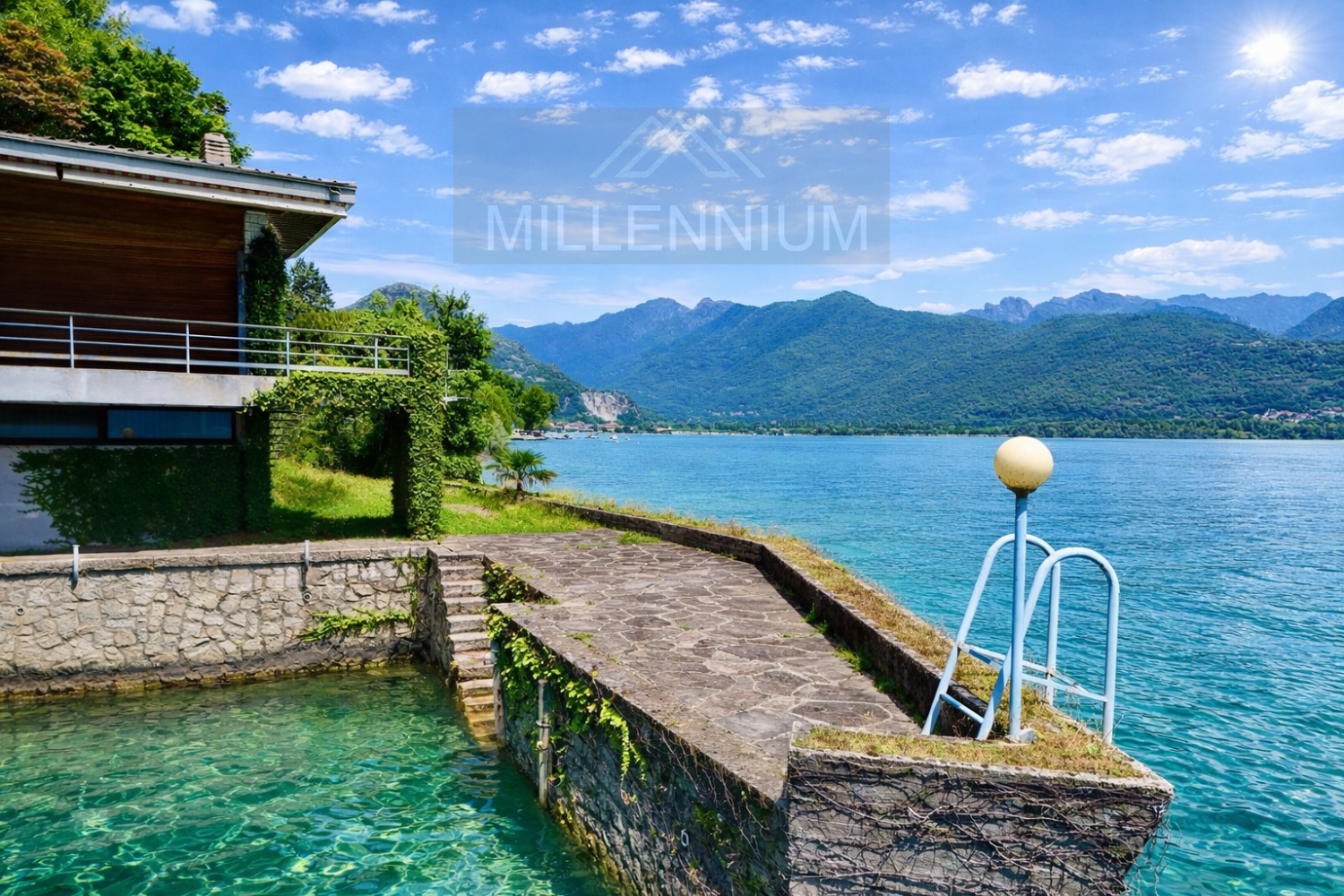 Villa con giardino a Stresa