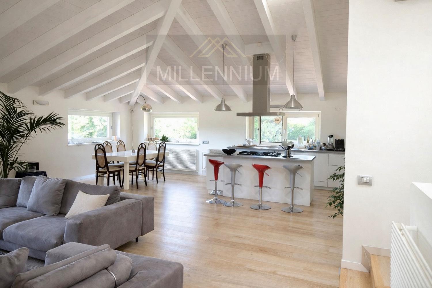 Villa in vendita a Arona