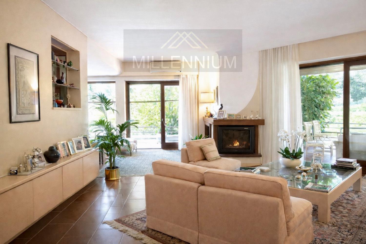 Villa in vendita a Arona