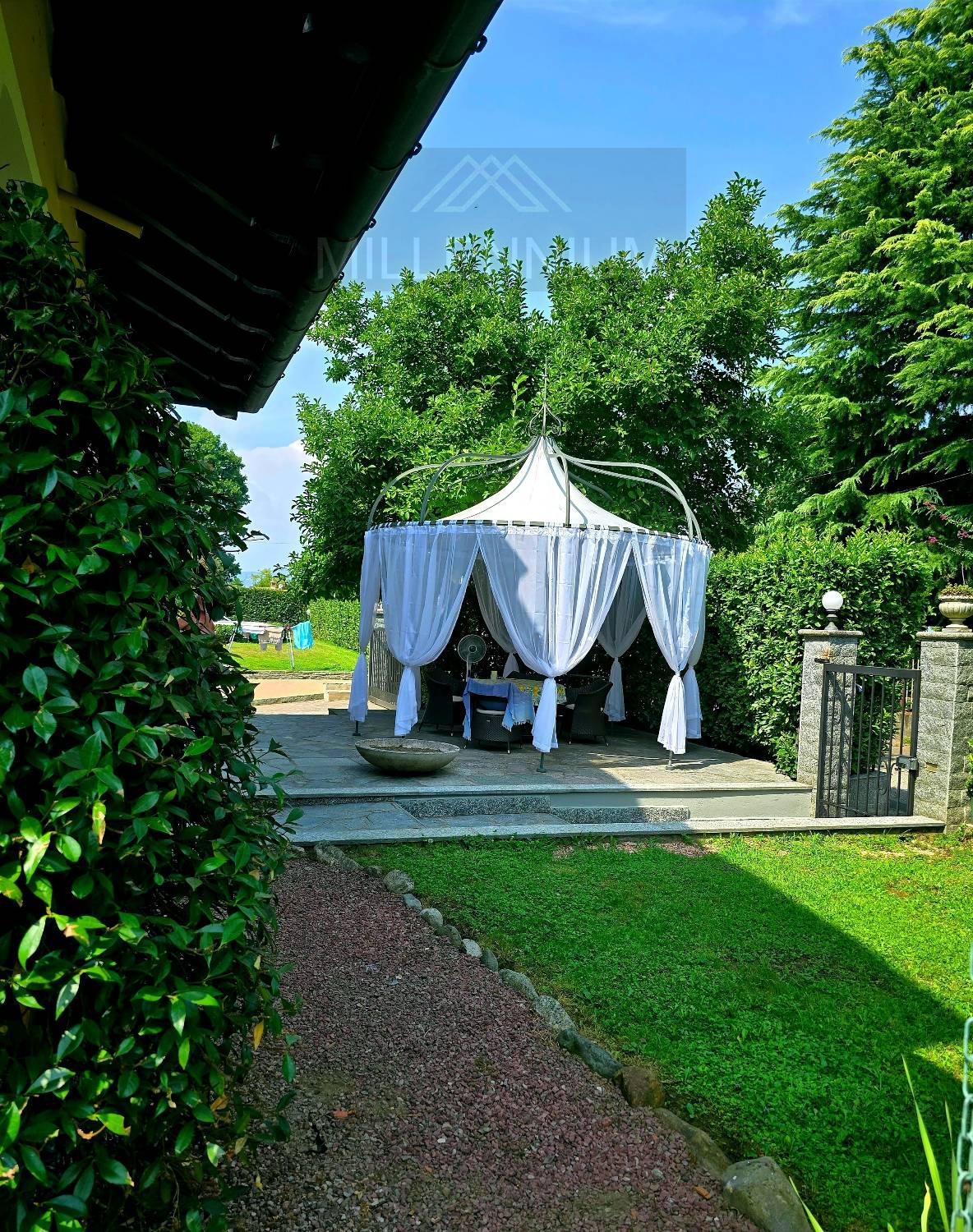 Villa in vendita a Arona