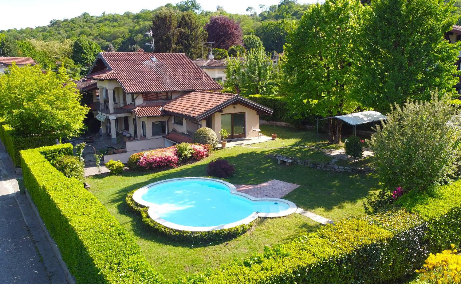 Villa in vendita a Arona