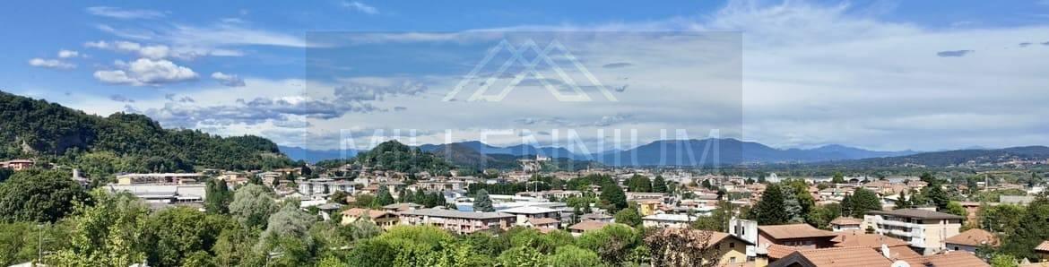 Villa con giardino a Arona