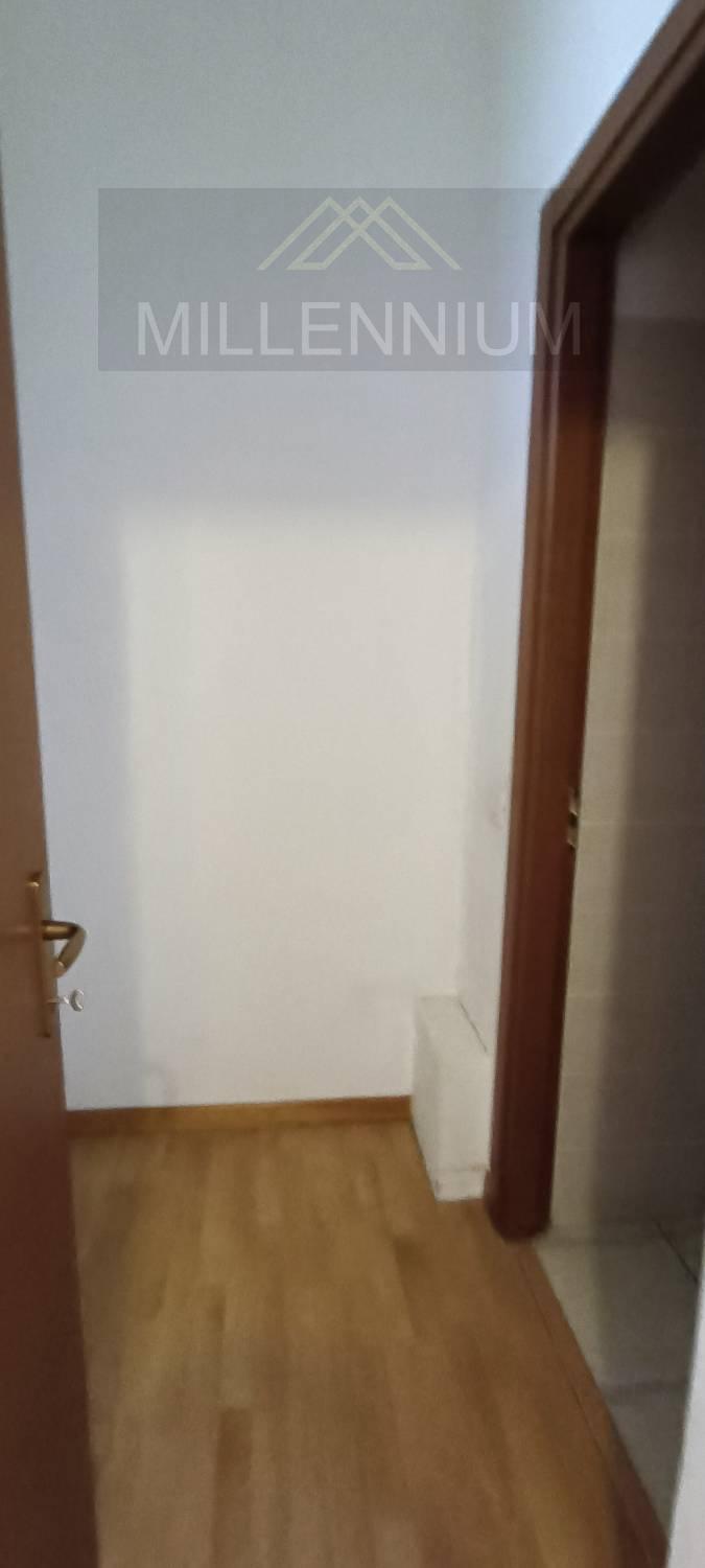 Monolocale con box a Arona