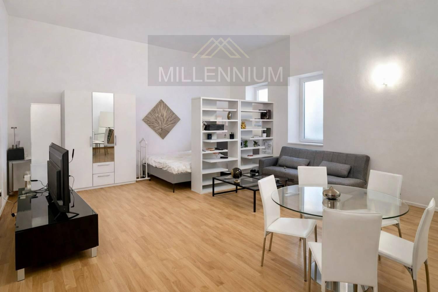 Monolocale con box a Arona