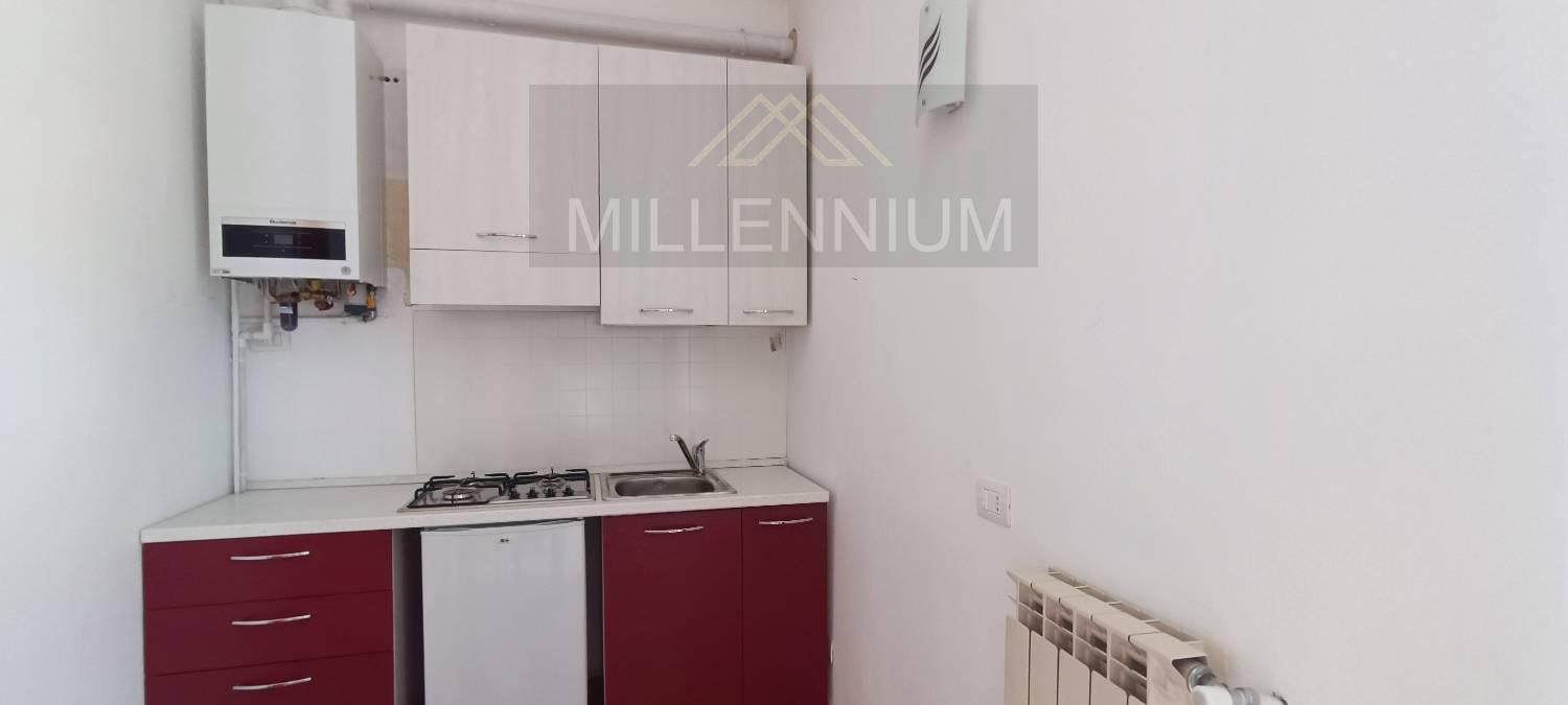 Monolocale con box a Arona