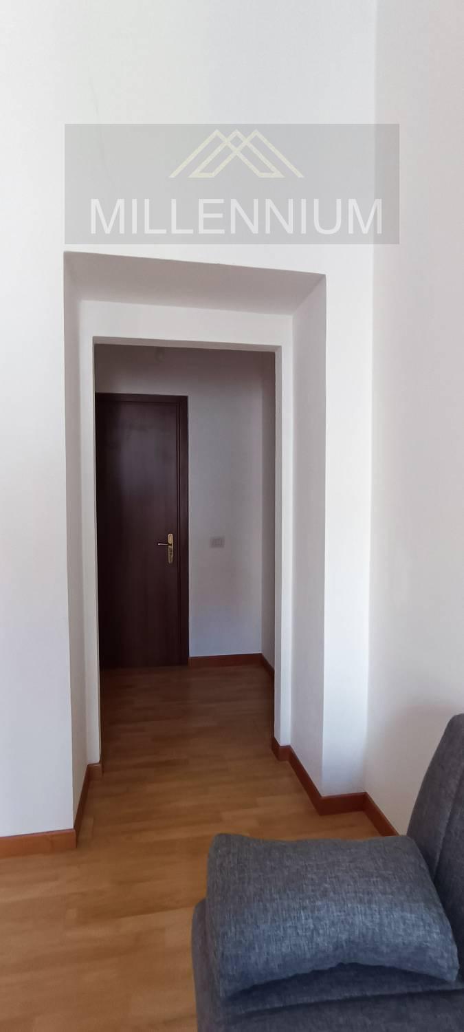 Monolocale con box a Arona