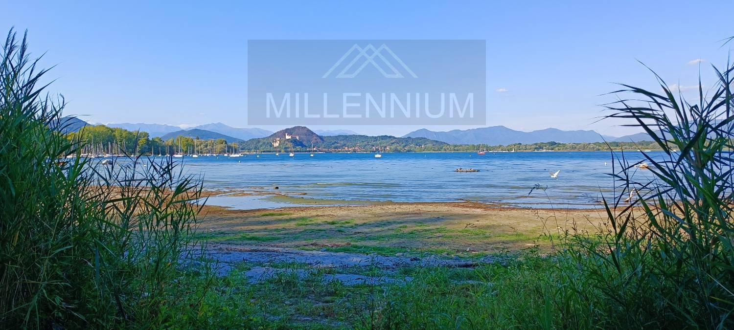 Terreno Edificabile con giardino a Arona