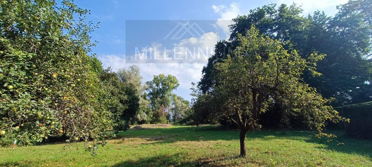 Terreno Edificabile con giardino a Arona