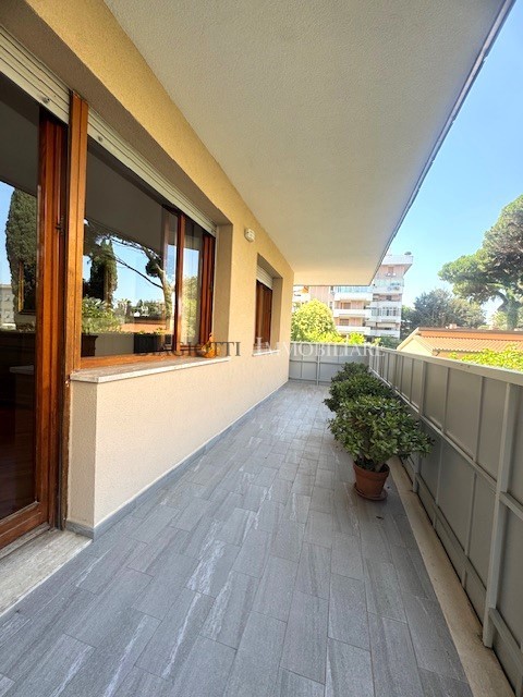 Appartamento con terrazzo, Livorno redi