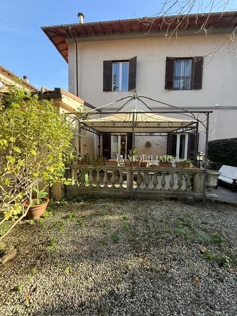 Casa indipendente con giardino, Livorno calzabigi