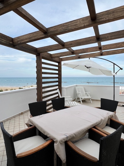 Trilocale arredato in affitto a Roseto degli Abruzzi