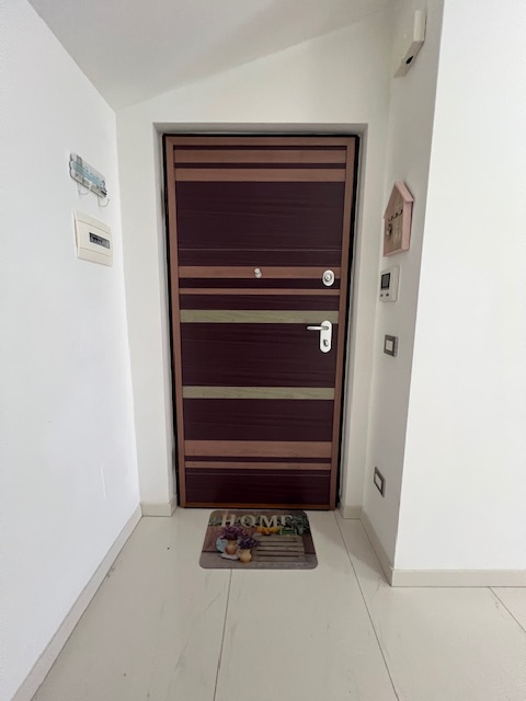 Trilocale arredato in affitto a Roseto degli Abruzzi