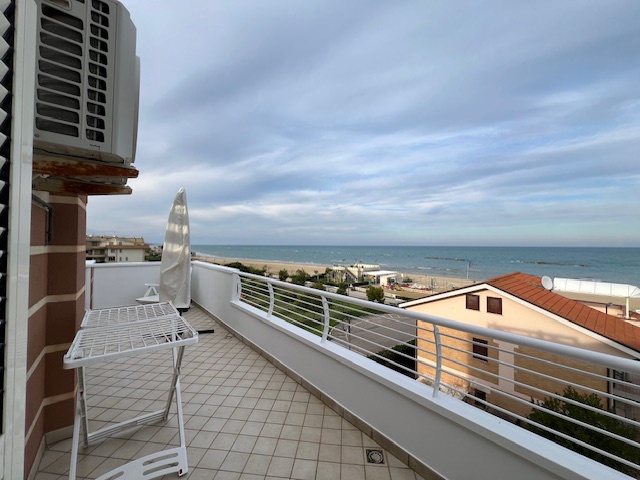 Trilocale arredato in affitto a Roseto degli Abruzzi