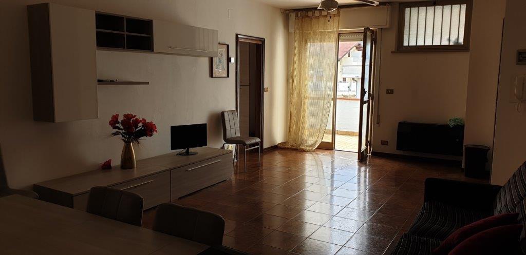 Quadrilocale arredato in affitto a Roseto degli Abruzzi