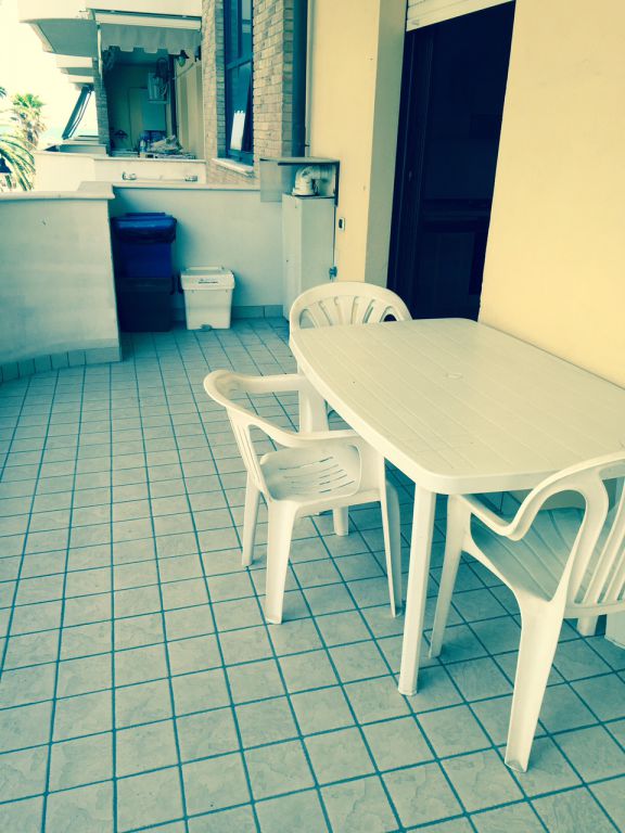 Trilocale arredato in affitto in lungomare roma, Roseto degli Abruzzi