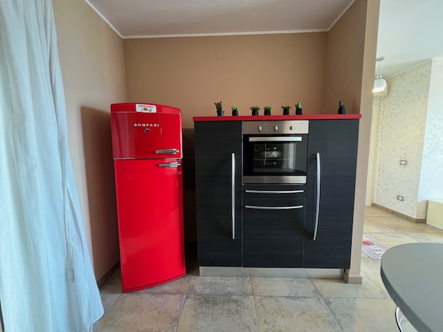 Trilocale arredato in affitto a Roseto degli Abruzzi