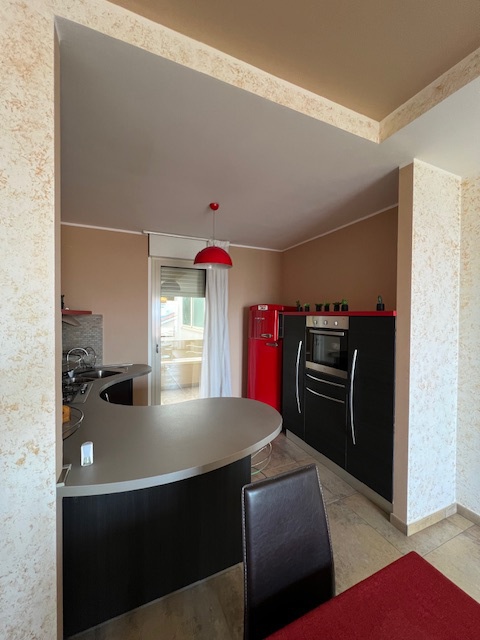 Trilocale arredato in affitto a Roseto degli Abruzzi