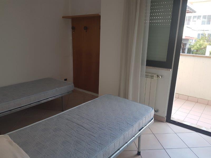 Trilocale arredato in affitto in lungomare trieste, Roseto degli Abruzzi