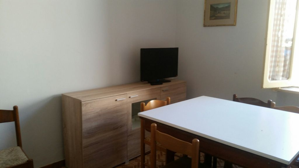 Quadrilocale arredato in affitto in via nazionale, Roseto degli Abruzzi