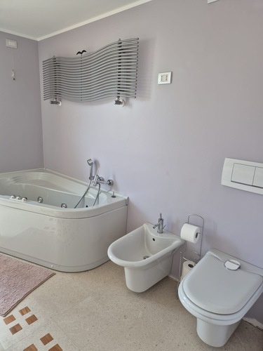 Quadrilocale arredato in affitto a Roseto degli Abruzzi