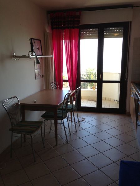 Trilocale arredato in affitto in lungomare roma, Roseto degli Abruzzi