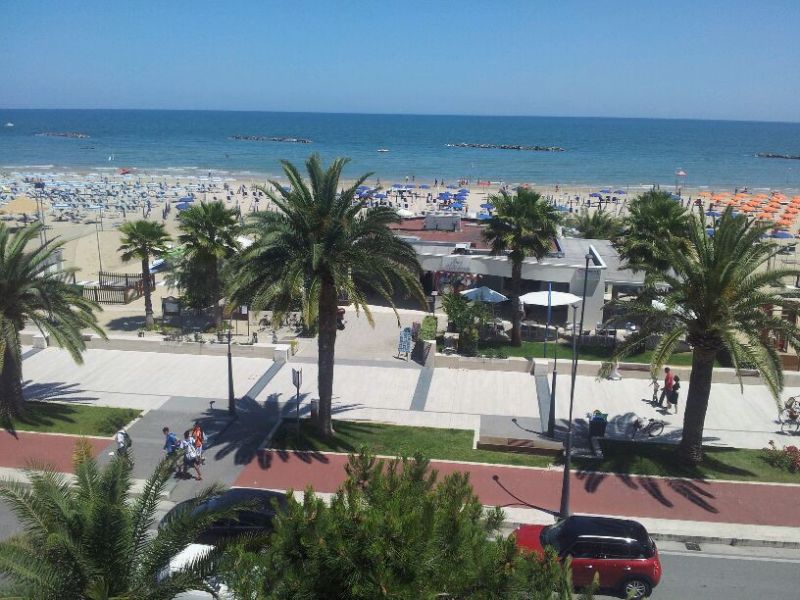 Trilocale arredato in affitto in lungomare roma, Roseto degli Abruzzi