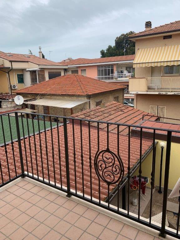 Bilocale arredato in affitto in via de amicis, Roseto degli Abruzzi