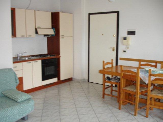 Bilocale arredato in affitto in lungomare trieste, Roseto degli Abruzzi