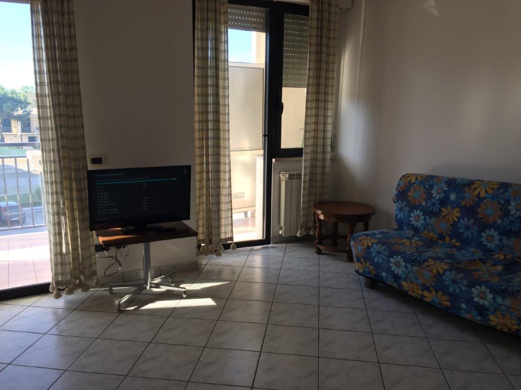 Bilocale arredato in affitto in lungomare trieste, Roseto degli Abruzzi