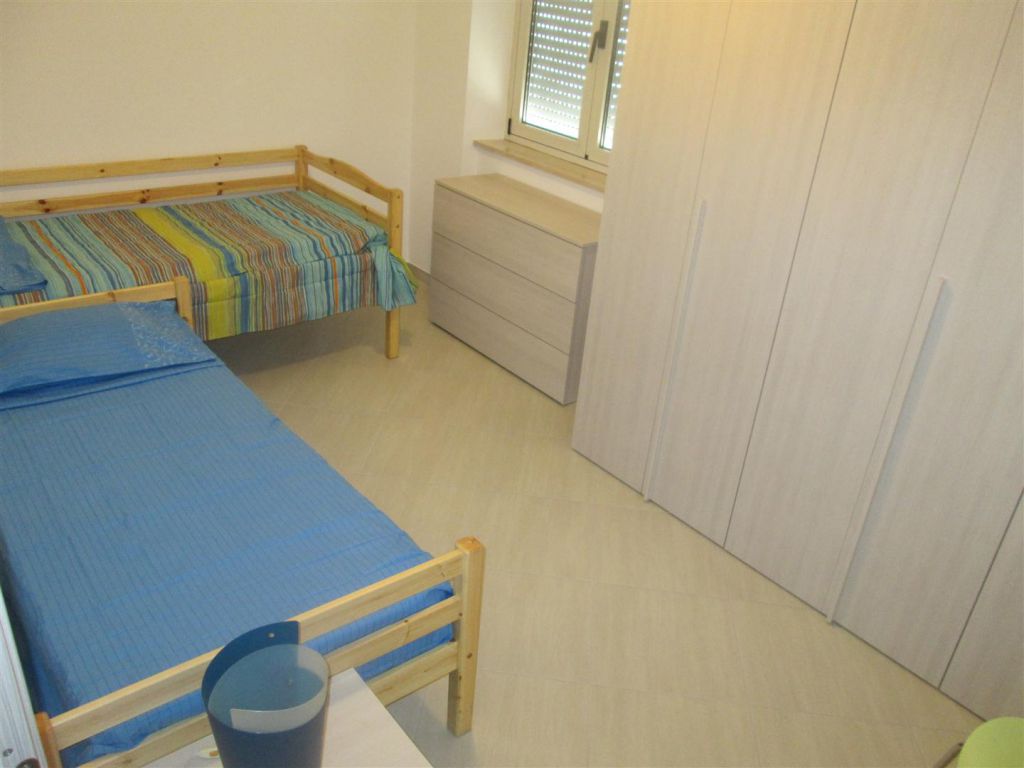 Trilocale arredato in affitto in via lincoln, Roseto degli Abruzzi