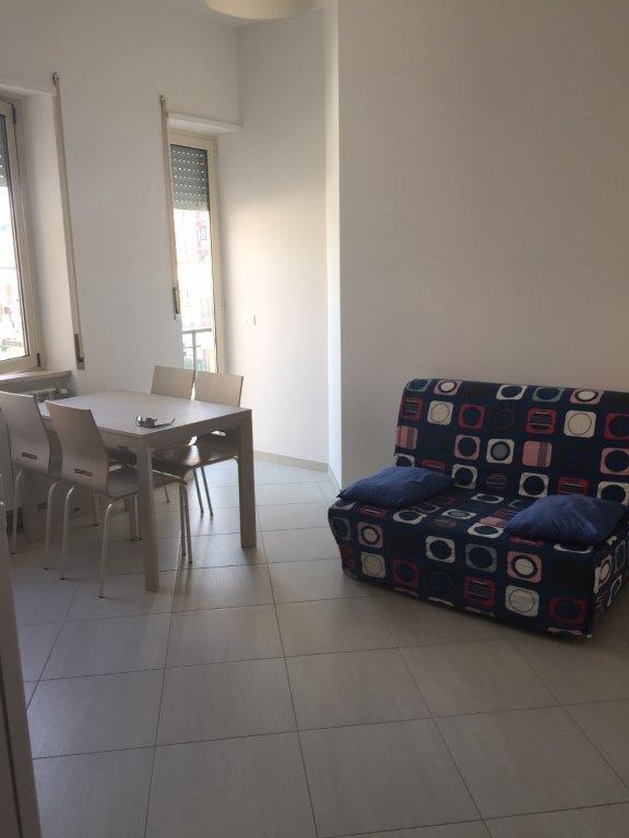 Trilocale arredato in affitto in via lincoln, Roseto degli Abruzzi