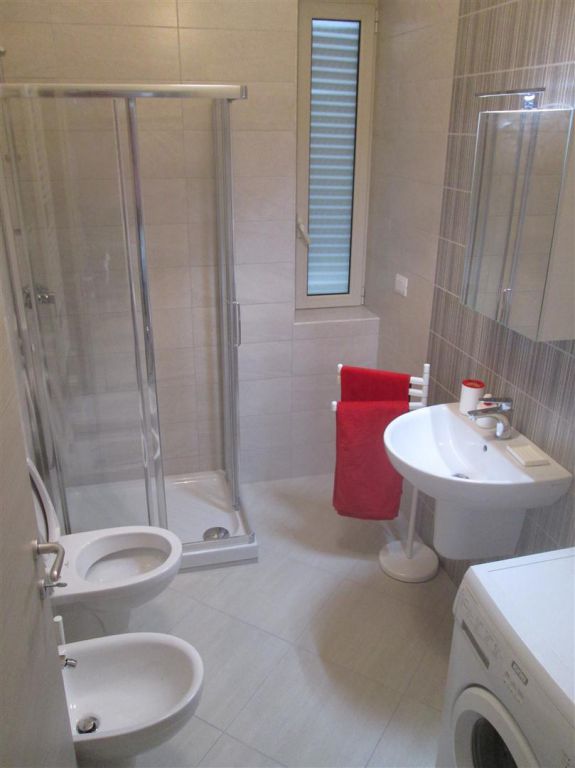 Trilocale arredato in affitto in via lincoln, Roseto degli Abruzzi