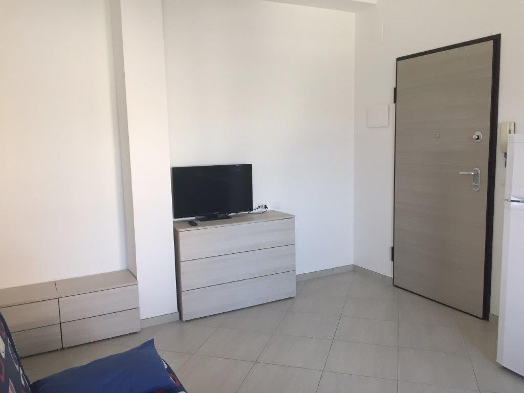 Trilocale arredato in affitto in via lincoln, Roseto degli Abruzzi