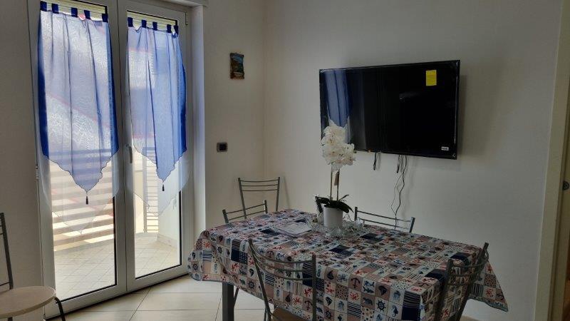 Trilocale arredato in affitto a Roseto degli Abruzzi