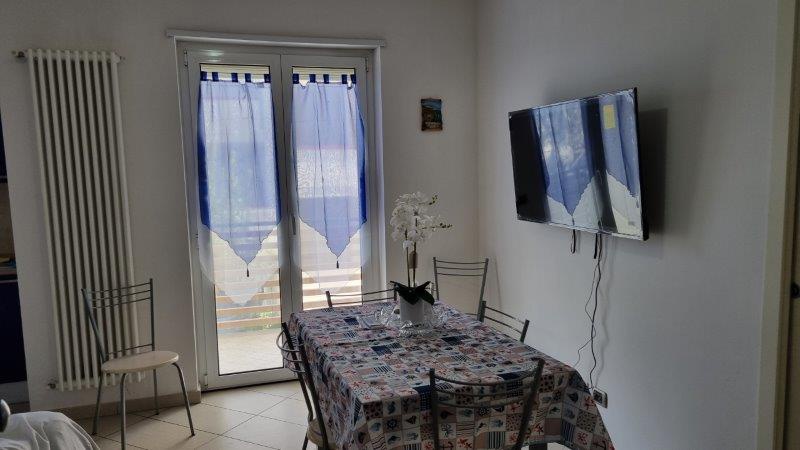 Trilocale arredato in affitto a Roseto degli Abruzzi