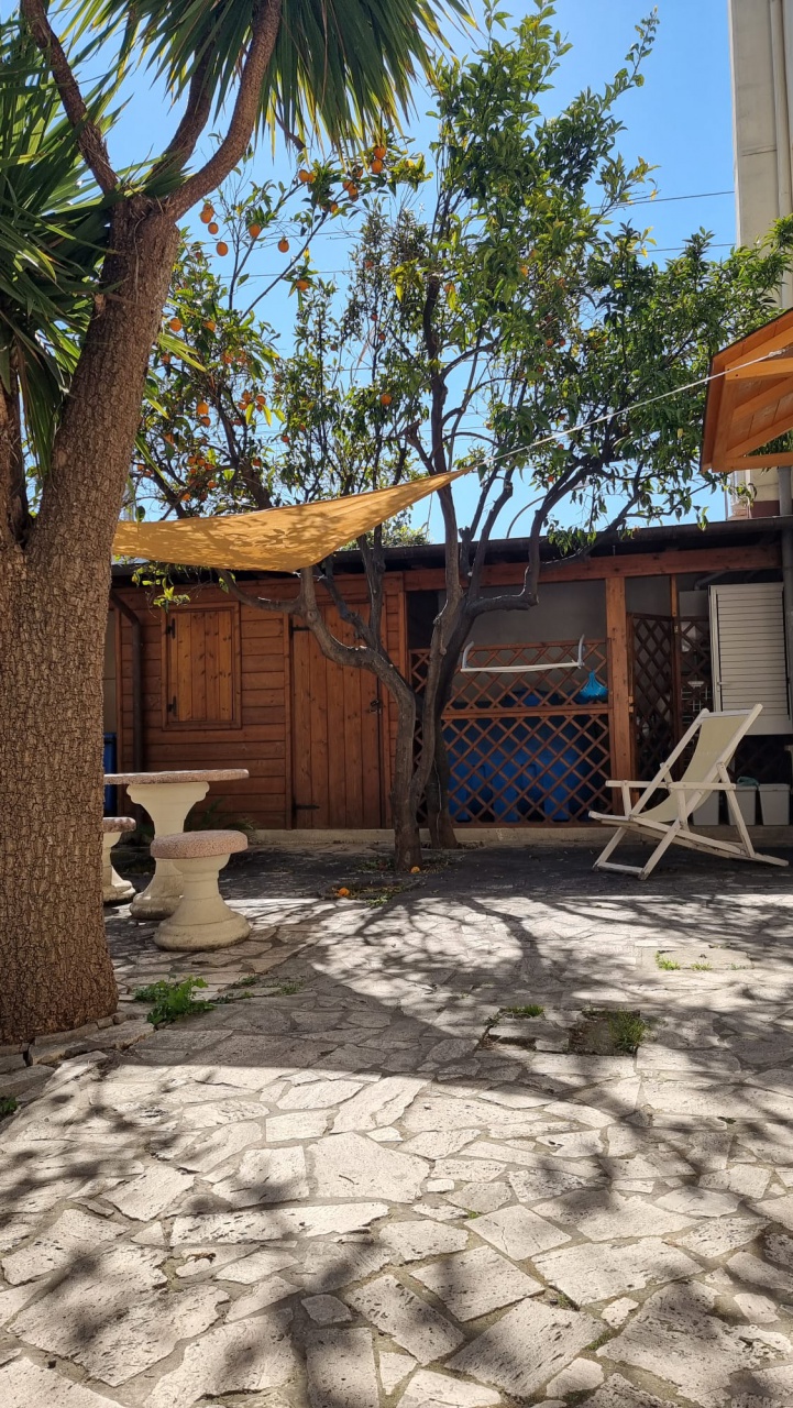 Casa indipendente arredata in affitto a Roseto degli Abruzzi