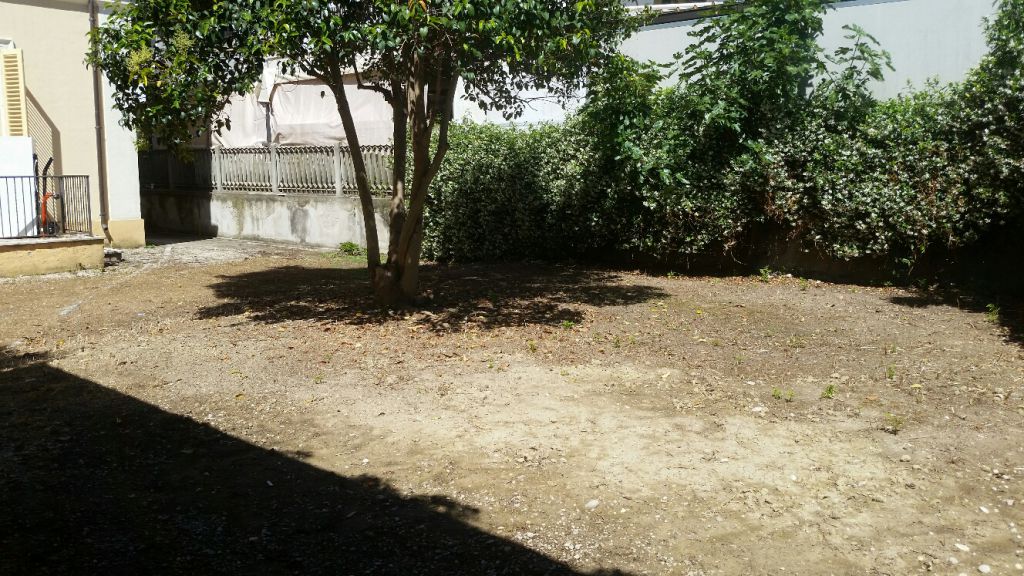 Quadrilocale arredato in affitto in via nazionale, Roseto degli Abruzzi