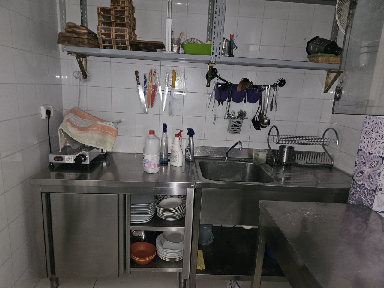 Locale commerciale in affitto a Morro d'Oro