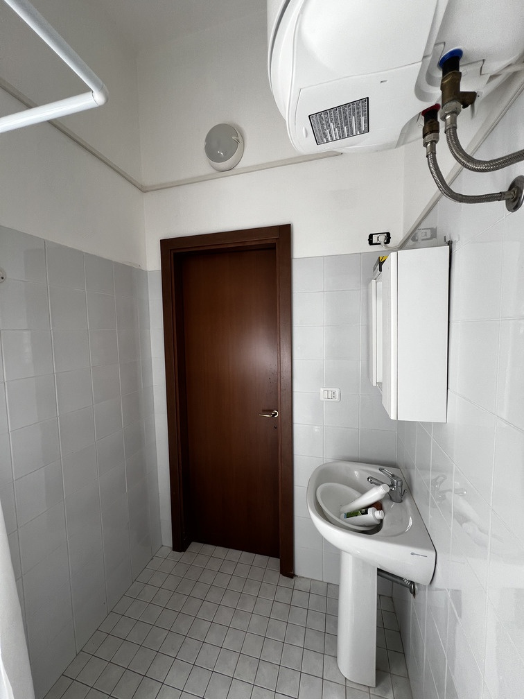 Trilocale arredato in affitto a Roseto degli Abruzzi