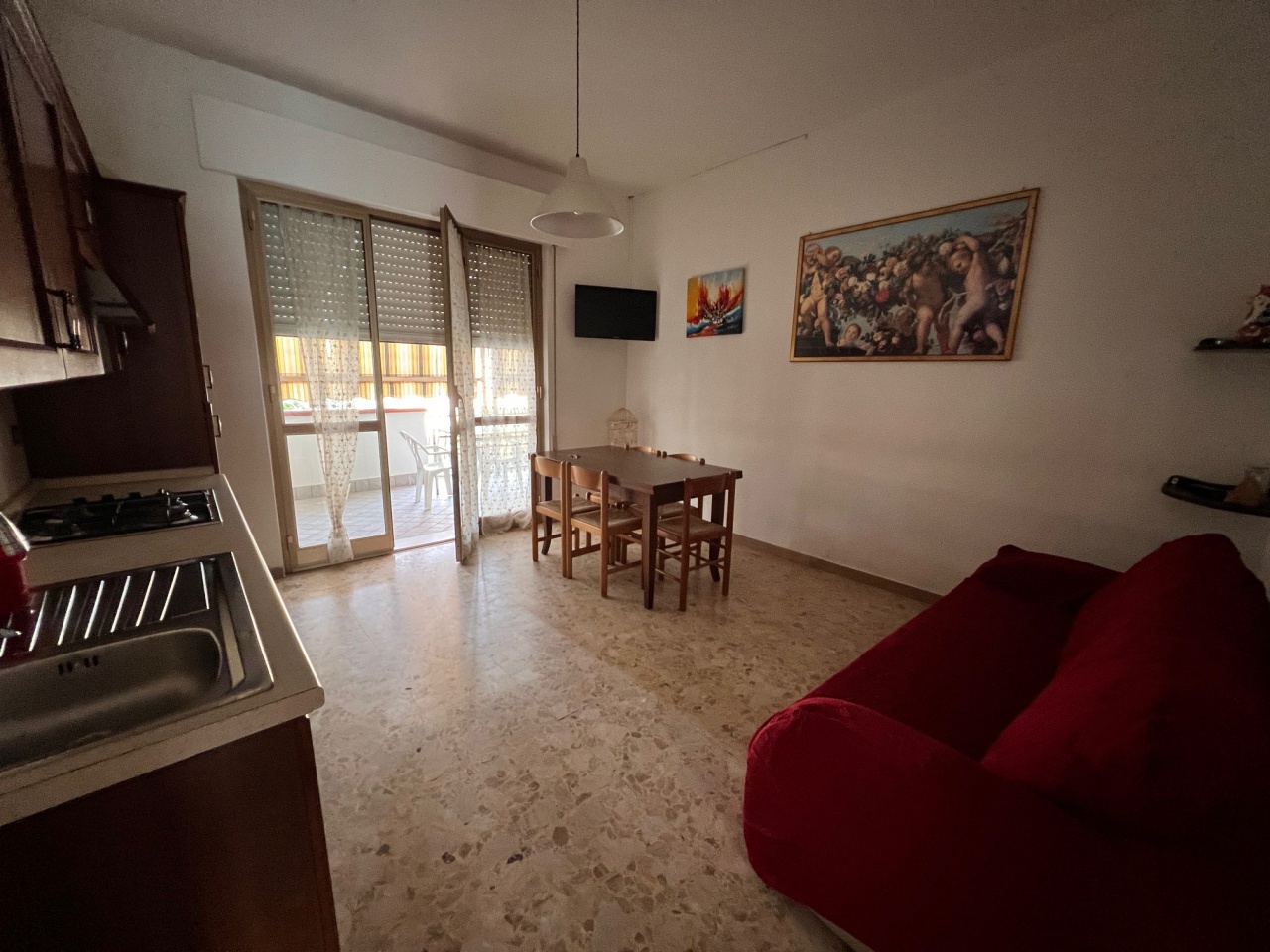 Trilocale arredato in affitto a Roseto degli Abruzzi