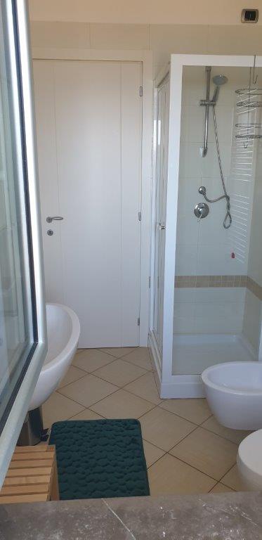 Trilocale arredato in affitto in via lungomare trento, Roseto degli Abruzzi