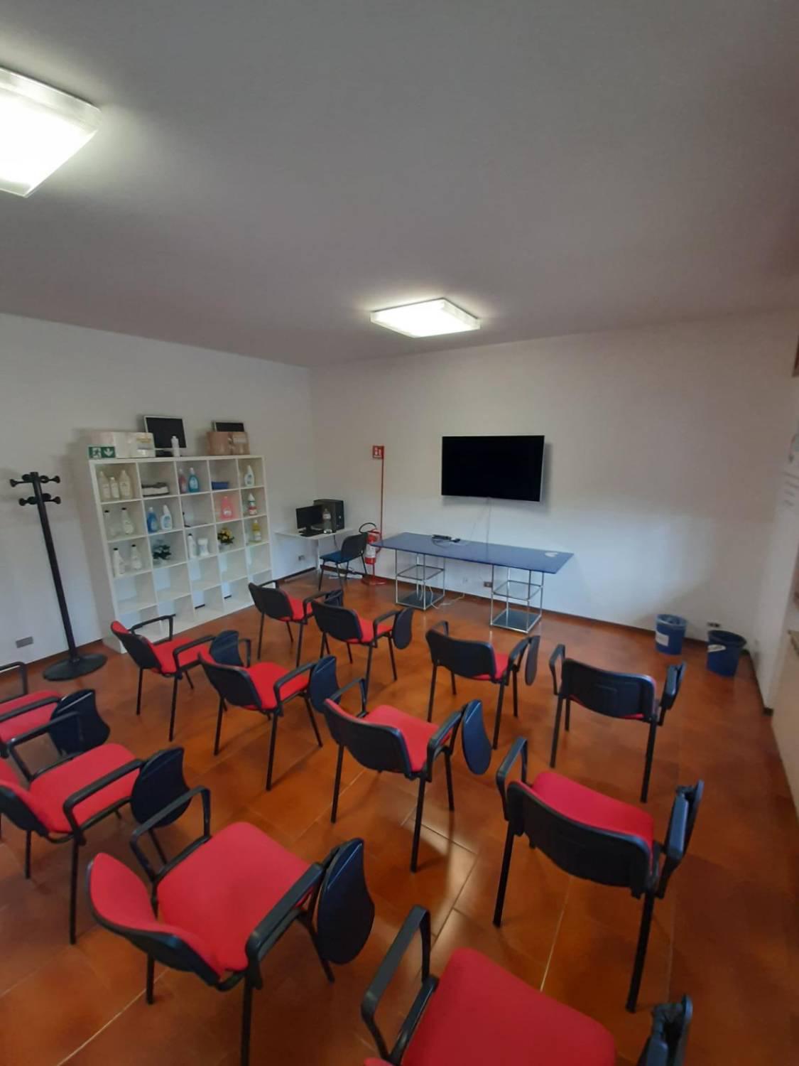 Ufficio con box doppio a Cormano